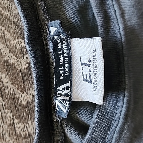 🦜 Zara E.T. Tee 🦜 - Picture 2 of 4